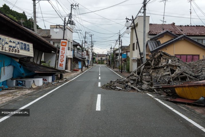 fukushima-desertedstreets.jpg.990x0_q80_crop-smart
